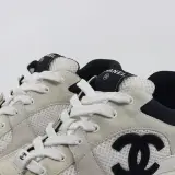 Paar sneakers, maat 44, Chanel, W G38301 – foto 4 – kavel bij Domeinen Roerende Zaken, Groningen
