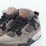Paar sneakers, maat 44,5, Air Jordan, DB0732-200 – foto 3 – kavel bij Domeinen Roerende Zaken, Groningen