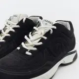 Paar sneakers, maat 45, Chanel, W G45078 – foto 3 – kavel bij Domeinen Roerende Zaken, Groningen