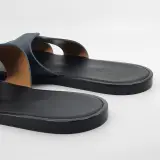 Paar slippers, maat 43, Hermès, AF152415ZH2006 – foto 6 – kavel bij Domeinen Roerende Zaken, Groningen