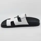 Paar sandalen, Hermès, R011222100Z 385 2411 – foto 6 – kavel bij Domeinen Roerende Zaken, Groningen