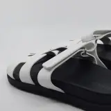 Paar sandalen, Hermès, R011222100Z 385 2411 – foto 8 – kavel bij Domeinen Roerende Zaken, Groningen
