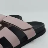 Paar sandalen, maat 40, Hermès, FR1 222299Z 40 2409 – foto 5 – kavel bij Domeinen Roerende Zaken, Groningen