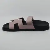 Paar sandalen, maat 40, Hermès, FR1 222299Z 40 2409 – foto 6 – kavel bij Domeinen Roerende Zaken, Groningen