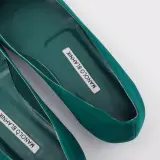 Paar instappers, maat 37, Manolo Blahnik – foto 8 – kavel bij Domeinen Roerende Zaken, Groningen