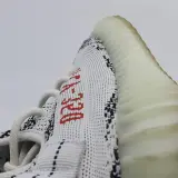 Paar sneakers, maat 43 1/3, Adidas Yeezy, CP9654 – foto 9 – kavel bij Domeinen Roerende Zaken, Groningen