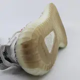 Paar sneakers, maat 43 1/3, Adidas Yeezy, CP9654 – foto 10 – kavel bij Domeinen Roerende Zaken, Groningen