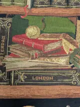 Mille Fleurs Tapestries – Wandtapijt met boekenmotief – foto 6 – kavel bij De Kringwinkel, Sint-Niklaas