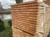 Ca. 45x Douglas Planken Fijnbezaagd, 43x200mm, lengte 300cm – foto 3 – kavel bij Onlineveilingmeester