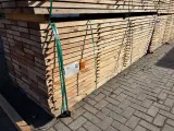 Ca. 90x Douglas Planken Fijnbezaagd, 43x200mm, lengte 300cm – foto 4 – kavel bij Onlineveilingmeester