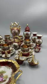 Miniatuur porselein Limoges France Fragonard verzamelset bordeaux en goud – foto 7 – kavel bij De Kringwinkel, Waardamme