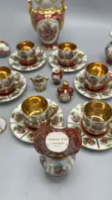 Miniatuur porselein Limoges France Fragonard verzamelset bordeaux en goud – foto 10 – kavel bij De Kringwinkel, Waardamme