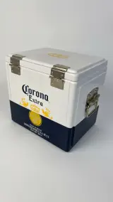 Koelbox Corona Extra retro metalen ijsbox met flesopener – foto 2 – kavel bij De Kringwinkel, Waardamme