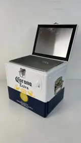 Koelbox Corona Extra retro metalen ijsbox met flesopener – foto 3 – kavel bij De Kringwinkel, Waardamme