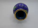 Chinees miniatuur cloisonné vaasje met bloemmotief – foto 4 – kavel bij De Kringwinkel, Diest