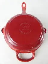 Set van 2 gietijzeren Le Creuset koekenpannen – foto 12 – kavel bij De Kringwinkel, Heverlee