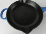 Set van 2 gietijzeren Le Creuset koekenpannen – foto 5 – kavel bij De Kringwinkel, Heverlee