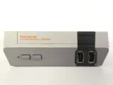Nintendo Classic Mini Entertainment System met controller in doos – foto 8 – kavel bij De Kringwinkel, Heverlee