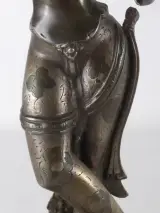 Decoratief beeld van een dansende godin of tempeldanseres – foto 3 – kavel bij De Kringwinkel, Heverlee