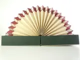 Vintage vinylopbergset met koffer, platenrekken en platenalbums – foto 12 – kavel bij De Kringwinkel, Heverlee