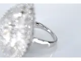Exclusieve witgouden druppelvormige entourage ring met diamanten – foto 7 – kavel bij Onlineveilingmeester