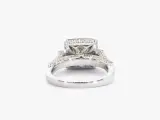 Witgouden ring met natuurlijke diamanten waarvan een grote Radiant geslepen diamant en meerdere kleine briljanten – foto 8 – kavel bij Onlineveilingmeester