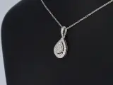 Witgouden hanger met diamanten pear shape, excl. ketting – foto 3 – kavel bij Onlineveilingmeester