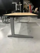 Elektrisch verstelbaar bureau | 160x80 cm, Ahrend, Ahorn – foto 7 – kavel bij Onlineveilingmeester, Raalte