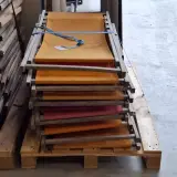 Ca. 63x houten strandstoel met gekleurde zitting | rood, oranje en geel – foto 5 – kavel bij Onlineveilingmeester, Raalte