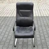Vergadertafel met 10x stoel en ca. 70 m² laminaatvloer – foto 7 – kavel bij Onlineveilingmeester, Raalte