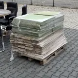 Vergadertafel met 10x stoel en ca. 70 m² laminaatvloer – foto 8 – kavel bij Onlineveilingmeester, Raalte