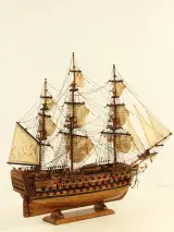 HMS VICTORY 1765 - indrukwekkend handgemaakt houten zeilschip - 75 cm - maritiem verzamelobject – foto 14 – kavel bij De Kringwinkel, Antwerpen