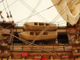 HMS VICTORY 1765 - indrukwekkend handgemaakt houten zeilschip - 75 cm - maritiem verzamelobject – foto 5 – kavel bij De Kringwinkel, Antwerpen