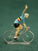 Bernard & Eddy – Little Cyclists World Tour – Lot van 7 miniatuurwielrenners in ovp – foto 4 – kavel bij De Kringwinkel, Antwerpen