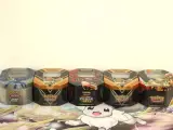 Groot Pokémon verzamel lot – TCG kaarten, tins, Pikachu knuffel, DVD’s, Pokémon GO & accessoires – foto 7 – kavel bij De Kringwinkel, Antwerpen