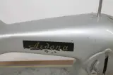 Vintage Ardona naaimachine – foto 3 – kavel bij De Kringwinkel, Brecht