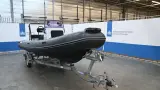 RIB rubberboot met Honda BF100BA en Itrailer geremde boottrailer, Brig, Navigator 570 – foto 9 – kavel bij Domeinen Roerende Zaken, Hoogeveen