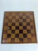 Schaakspel met houten schaakbord en metalen schaakstukken – foto 5 – kavel bij De Kringwinkel, Sint-Niklaas