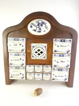 Vintage houten kruidenkastje met keramische lades - Delftsblauw stijl – foto 16 – kavel bij De Kringwinkel, Heverlee