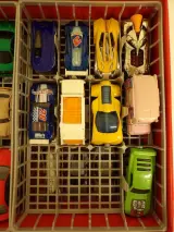 Verzameling speelgoedauto's in Hot Wheels koffer (3) – foto 4 – kavel bij De Kringwinkel, Leopoldsburg