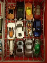 Verzameling speelgoedauto's in Hot Wheels koffer (3) – foto 6 – kavel bij De Kringwinkel, Leopoldsburg