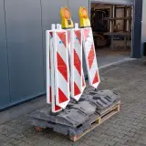 7x Verkeersbaken en 8x kunststof voet – foto 3 – kavel bij Onlineveilingmeester, Raalte