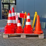 Partij verkeersborden-en kegels – foto 3 – kavel bij Onlineveilingmeester, Raalte