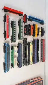 Vintage modeltreinlot met locomotieven, wagons en Lima rails – H0 – ca. jaren 1970-1990 – foto 4 – kavel bij De Kringwinkel, Turnhout