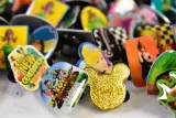 Grote verzameling Disney en Pixar pins – Carrefour België – 2010 – foto 3 – kavel bij De Kringwinkel, Turnhout