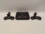 SEGA Mega Drive II - spelconsole met 2 controllers - in de originele doos – foto 6 – kavel bij De Kringwinkel, Gent