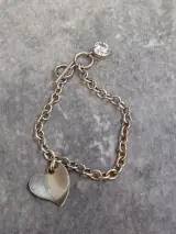 Zilveren schakelarmband met hartenbedel en zirkonia details – foto 2 – kavel bij De Kringwinkel, Gent
