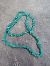 Sieradenset met Turkoois en rode accentkralen - Ketting en armband – foto 2 – kavel bij De Kringwinkel, Gent