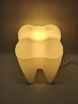 Bijzondere tafellamp in tandvorm - Wit kunststof in Tooth Lamp-stijl – foto 3 – kavel bij De Kringwinkel, Gent