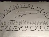 Vintage reclamespiegel "Samuel Colt Patent Repeating Pistols" - pubspiegel in houten lijst – foto 11 – kavel bij De Kringwinkel, Gent